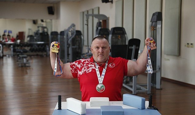 Bağcılar Belediyesi: Bilek Güreşi Dünya Şampiyonası’nda İlham Veren Zaferiyle Dünyayı Büyüledi