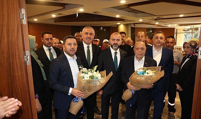 Başkan Arı, Hizmet-İş Nevşehir Şubesi Genel Kuruluna Katılımıyla Şehrin Hizmet Vizyonunu Güçlendirdi