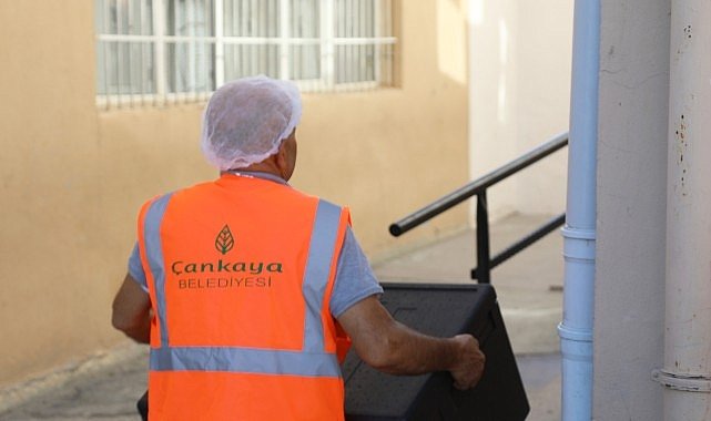 Çankaya’daki Her Gün 2 Bin Öğrenci İçin Sıcak Öğle Yemeği: Gündelik Desteğin Korunan Güvencesi