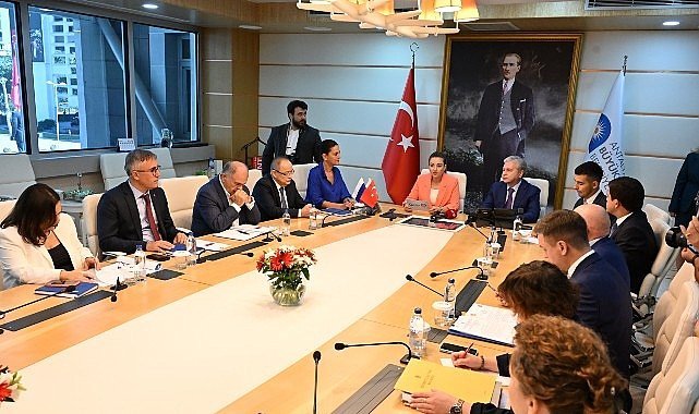 Kamu Menfaatleri İçin Stratejik Ziyaret: Moskova Hükümeti Bakanının Büyükşehir Belediye Ziyeri