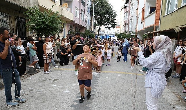Küçükçekmece’de Binlerce Çocuk ‘Sokakta Oyun Var’ ile Yaz Tatilinin Tadını Çıkarttı