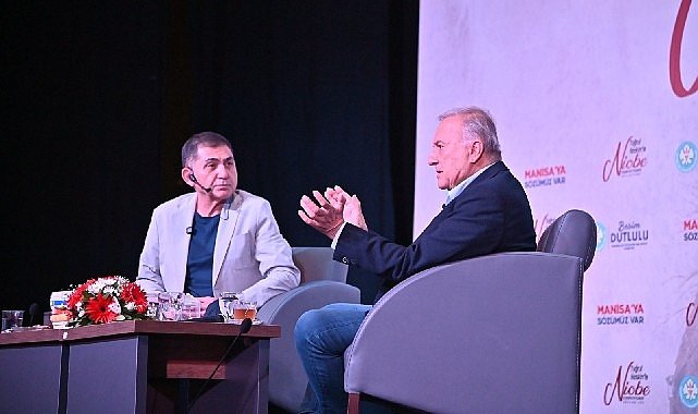 Murathan Mungan Manisa’da Sanatseverlerle Buluştu