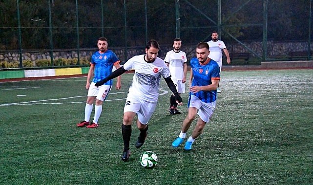 Osmangazi’de Geleneksel Halı Saha Turnuvası Başladı: Başarıya Giden Yolun İlk Adımı