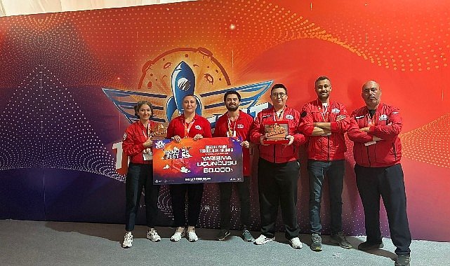 TEKNOFEST 2025’te Bergama Öğretmen ve Öğrencilerinden Çifte Başarı