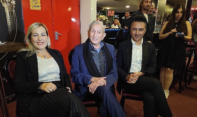 Tiyatro Efsanesinden Rekor: Haldun Dormen 98 Yaşında Yönetmen Koltuğunda!