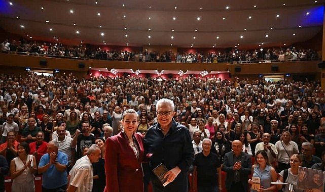 Zülfü Livaneli İle Okurları Buluşturdu: Edebiyatın Büyülü Buluşması