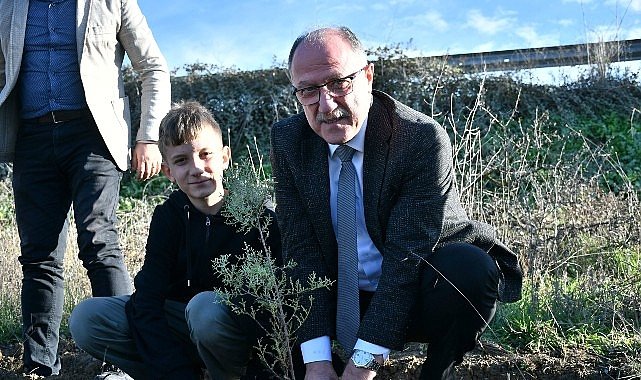 Belediye Başkanı Nergiz Karaağaçlı Öztürk’ten Fidan Dikimine Destek