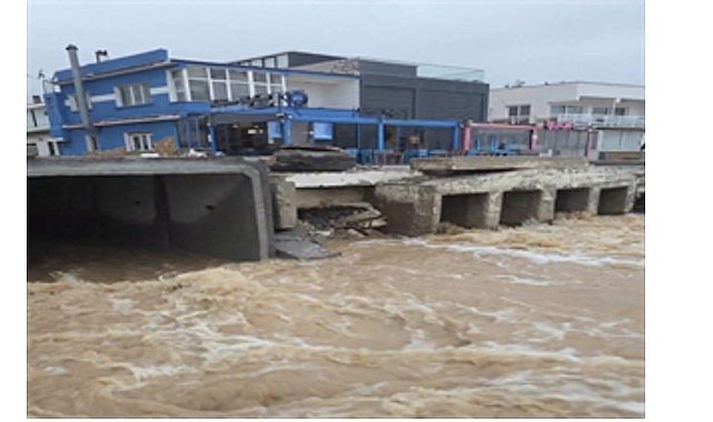 Karaburun, Çeşme ve Foça’da etkili olan yağışlar için ekipler seferber oldu