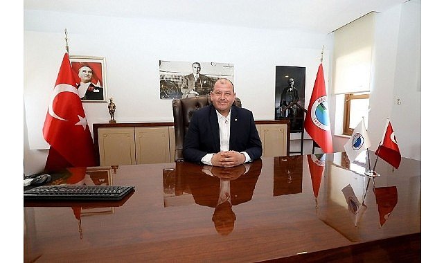 Menderes Belediyesi’nden Öğretmenler Günü Hediyesi