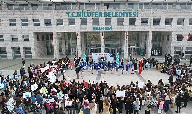 Nilüferli çocuklardan “gelecek” için anlamlı yürüyüş