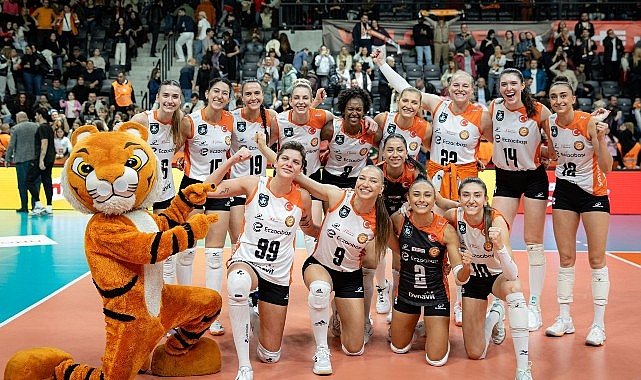 Derbide 3 puan Eczacıbaşı Dynavit’in!