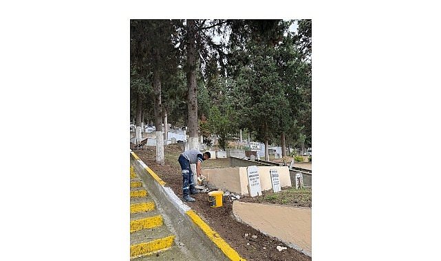 Mezarlıklarda durmaksızın çalışmaya devam