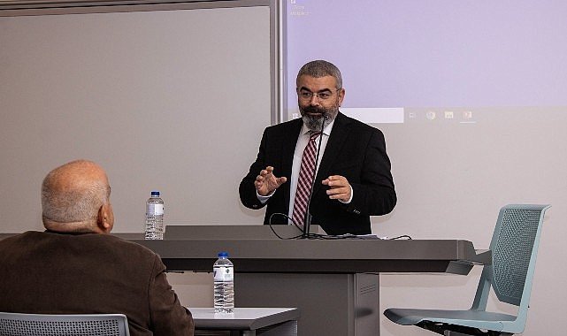 Acıbadem Üniversitesi’nde Düzenlenen Sempozyumda Sanal Kumar Bağımlılığı Ele Alındı