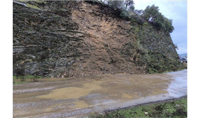 İzmir Büyükşehir Belediyesi ekiplerinden altyapı alanlarında hızlı müdahale