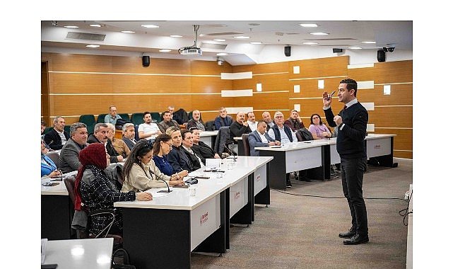 İzmirli muhtarlar Bornova Muhtarlar Akademisi’nde buluştu