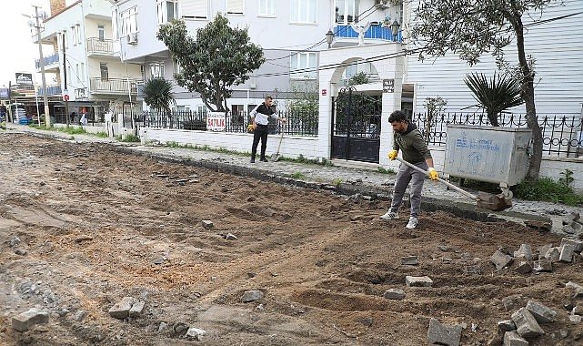 Edremit Belediyesi’nden İkizçay Mahallesi’nde yoğun yol mesaisi
