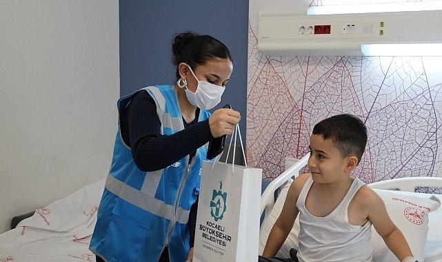 İyilik Kılavuzu’nda gönülleri ısıtan hastane ziyareti