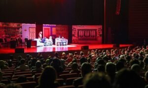 Paldır Güldür Şov 8 seyirciyle buluştu