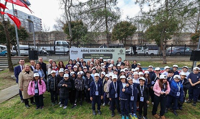Bakırköy’de Minik Eller Toprağa Can Verdi