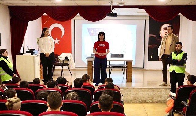 Bayraklı’da sıfır atık bilinci küçük yaşta başlıyor