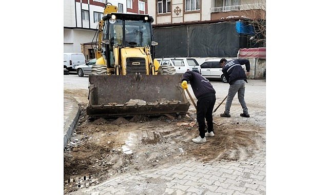 Edremit Belediyesi Altınkum’da ve Kadıköy’de Yolları Yeniliyor