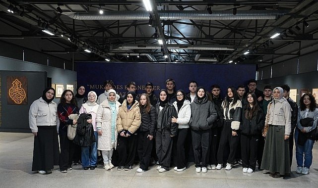 Gençler, “Mukaddes Emanetlere” sahip çıkıyor