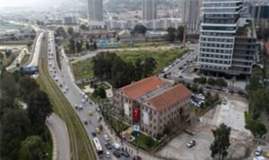 Harita ve Kadastro Mühendisleri Odası İzmir Şubesi’nden Başkan Tugay’a destek “Tescil yasaya aykırı”