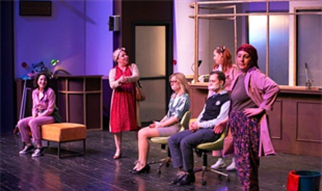 İzBBŞT, Dünya Tiyatro Günü’nü iki sahnesinde ücretsiz oyunlarla kutladı