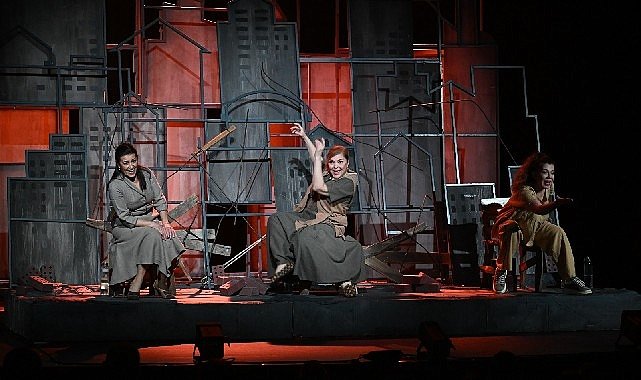 2. Uluslararası Mesir Tiyatro Festivali’nde Duygu Dolu Performans