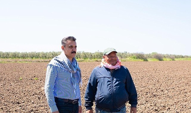Başkan Kırgöz traktör başında: “Bereketli bir sezon olsun”