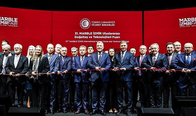 Doğal taşın kalbi İzmir’de atıyor