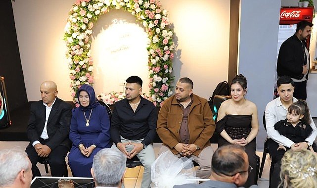 Genç çiftin yüzüklerini Başkan Topaloğlu taktı