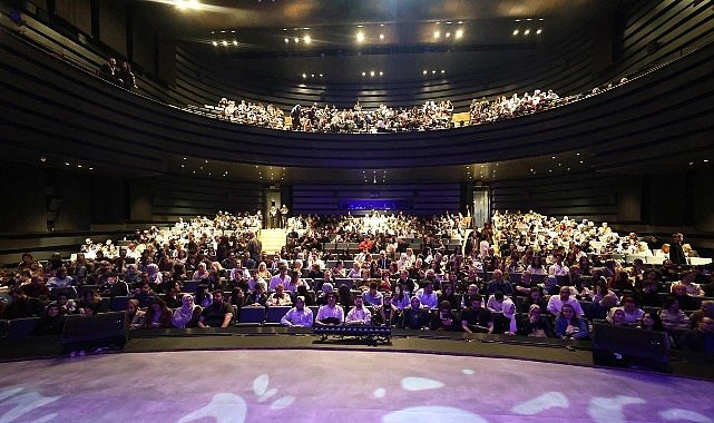Konya Şehir Tiyatrosu “Kafesten Bir Kuş Uçtu” Adlı Tiyatro Oyununu İlk Kez Sahneledi