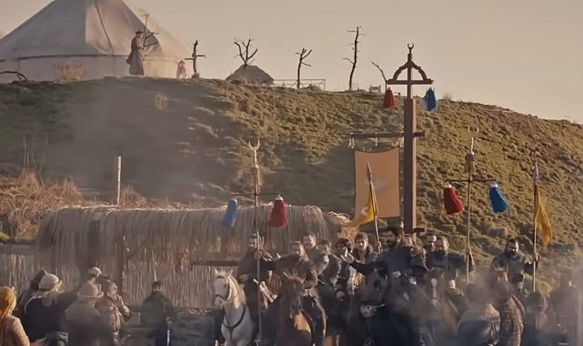 Okçuluk kursunu bitirdi, tarihi dizilerde rol aldı