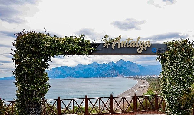 Akseki Göktepe Yaylası’nda kar kalınlığı 6 metreyi geçti