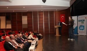 İnegöl’de Lise Öğrencileri Hitabet Yeteneğini Konuşturdu
