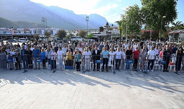 Minik öğrencilerden muhteşem dans gösterisi