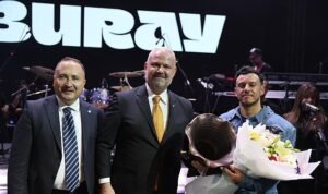 Üniversitelilerden Başkan Pehlivan’a sevgi seli