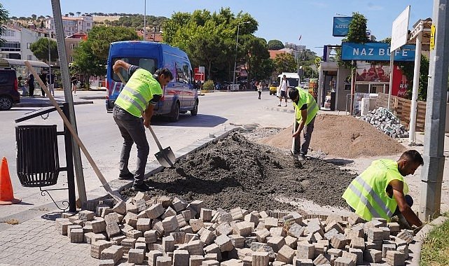 Ayvalık’ta kaldırımlar yayalar için daha güvenli, düzenli ve kullanışlı…