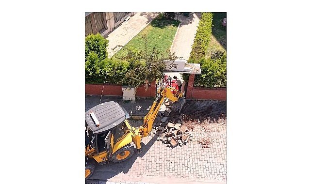 Balçova’da Asfalt Seferberliği Sürüyor
