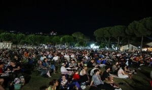 Başkan Çerçioğlu Vatandaşları Tekstil Park ve Mimar Sinan Parkı’nın Eşsiz Atmosferinde Açık Hava Sineması ile Buluşturdu