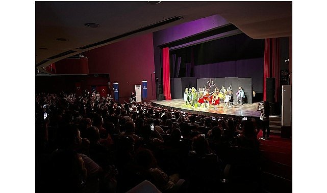 Başkan Çerçioğlu’nun Başlattığı Yaratıcı Drama Atölyesi’nin Minik Öğrencilerinden Muhteşem Gösteri