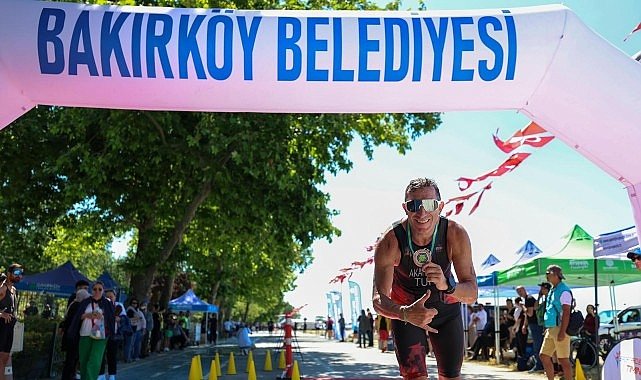 Florya Sahili’nde Nefes Kesen Triatlon Heyecanı