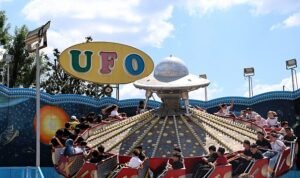 Karneval coşkusu lunaparkta katlanıyor