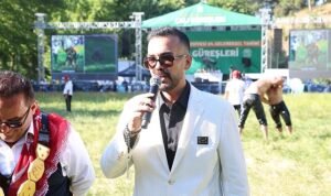 Nilüfer Belediyesi 64. Geleneksel Tarihi Çalı Güreşleri’nde altın kemer Erkan Taş’ın oldu