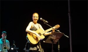 Çim Konserleri İzmirlileri müzikle buluşturmaya devam ediyor