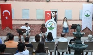 Osmangazi’de Şadırvanlı Han’ın Tarihi Atmosferinde Ritimler Yükseldi