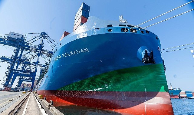 Türkiye’nin ilk ve en büyük LNG’li konteyner gemilerinden Kaşif Kalkavan, ilk uğrağını Marport’ta gerçekleştirdi