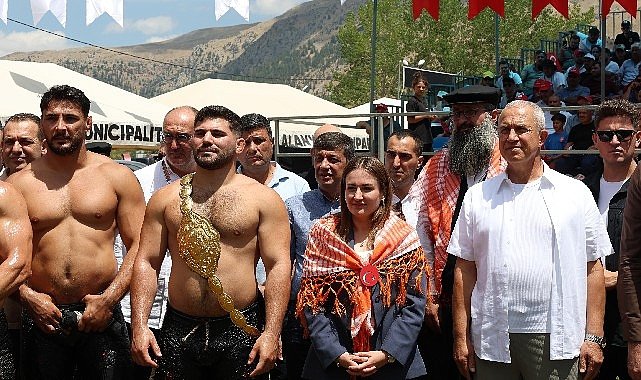Başkan Vekili Özdemir Alanya Gökbel güreşlerine katıldı