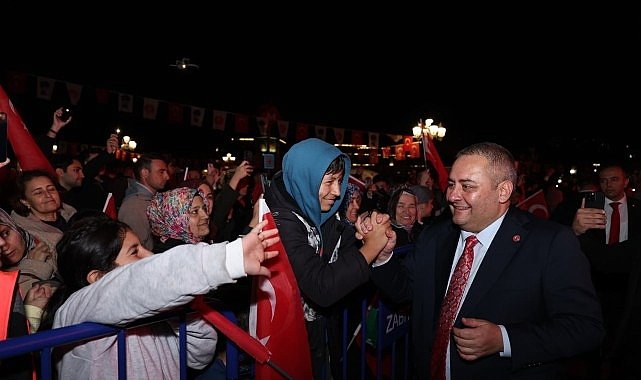 Keçiören’de Cumhuriyet Bayramı Uğur Işılak Konseriyle Kutlandı